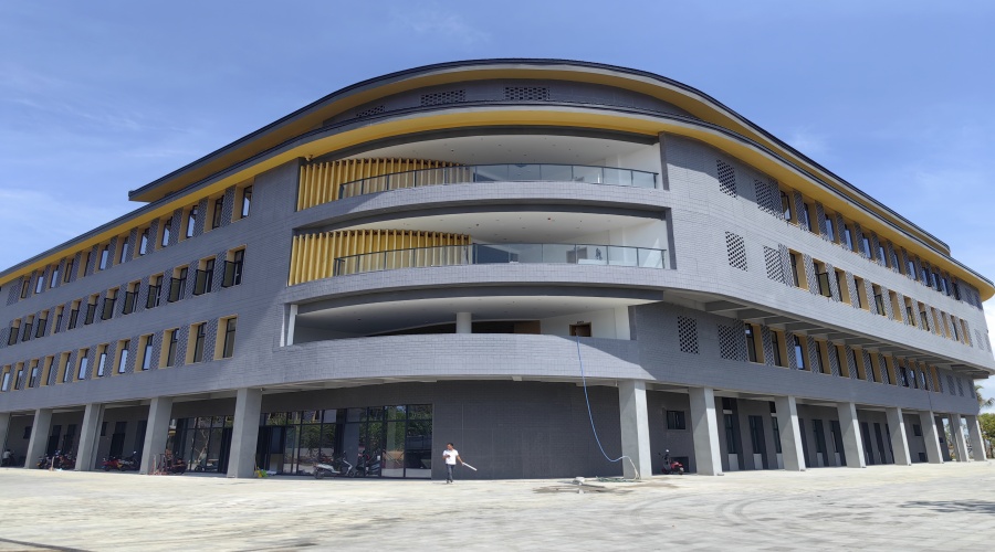 海南中央民族大學(xué)UHPC墻板選擇了飾紀(jì)上品.你呢？